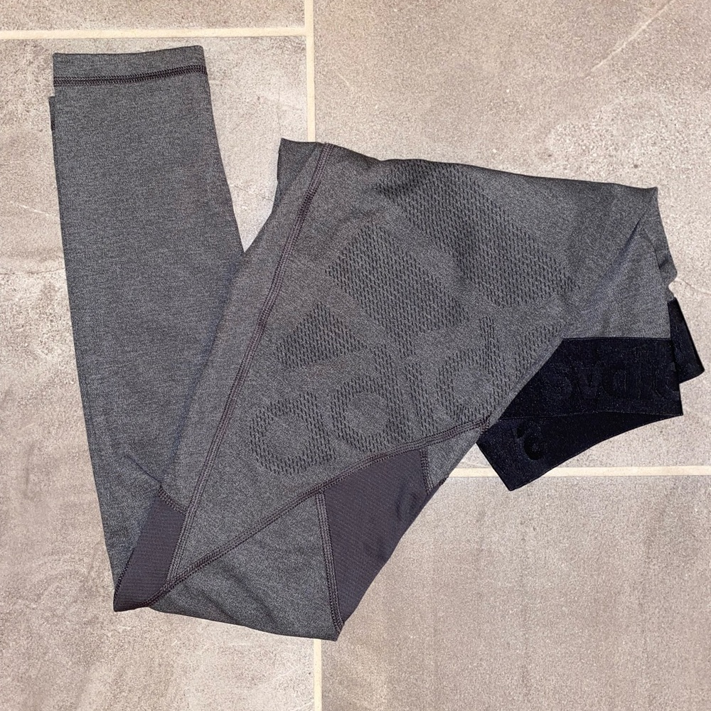 ☀️ Adidas Grey Leggings Size Small ☀️